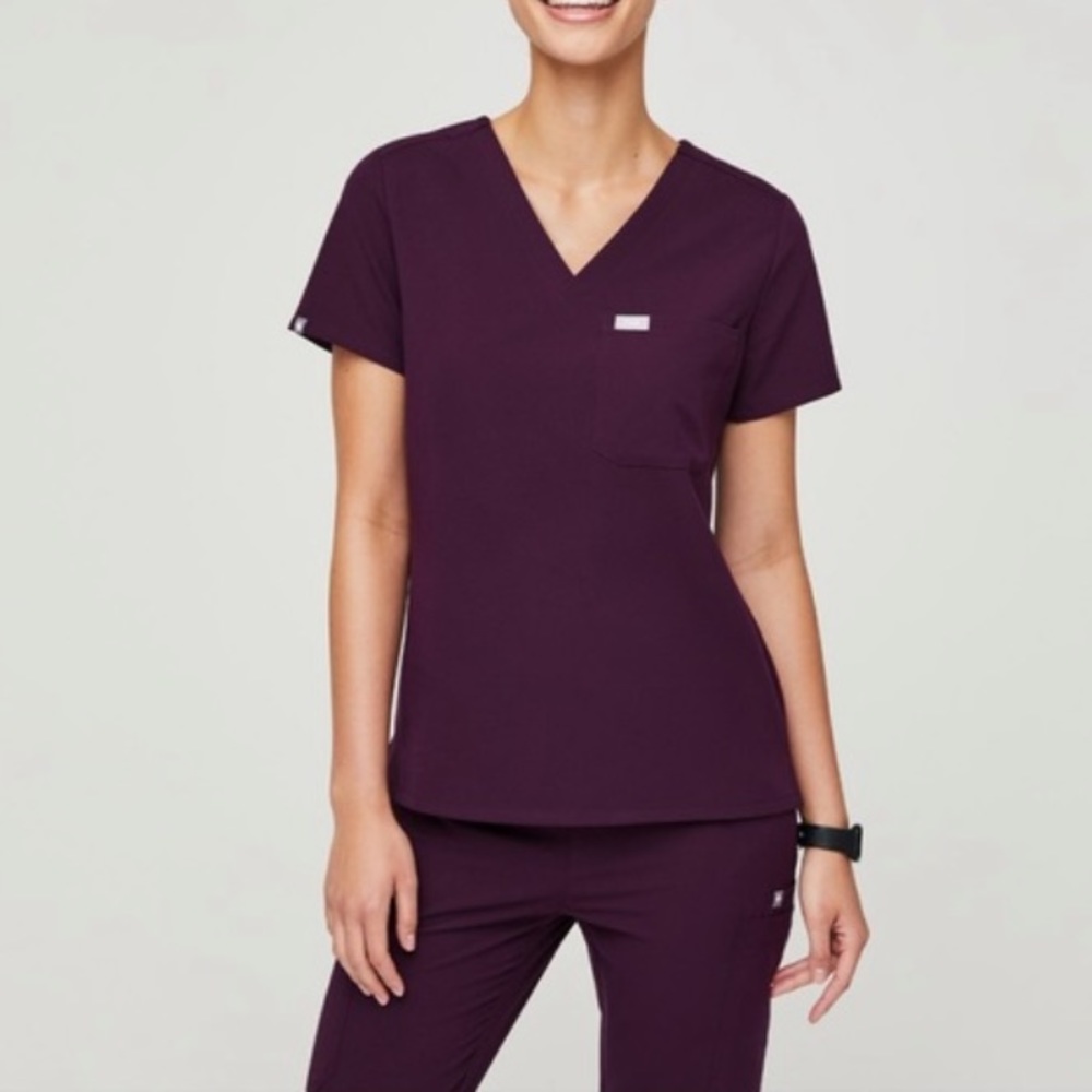 Figs limited edition Deep Purple scrub set